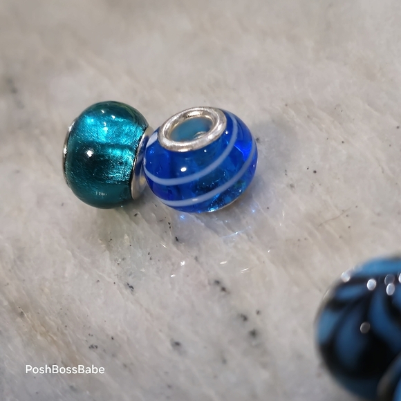 Lot of 13 European Charm Beads – Blue & Aqua Glass with Silver Tone Cores - Picture 12 of 12